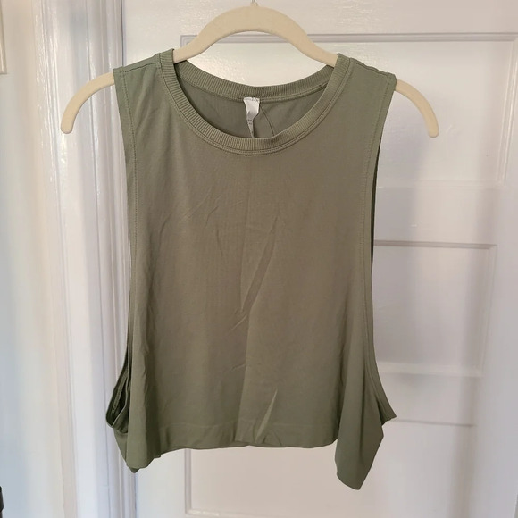 avocado Tops - NWT Avocado As You Are Cropped Workout Tank Top in Olive Size Large Made in USA